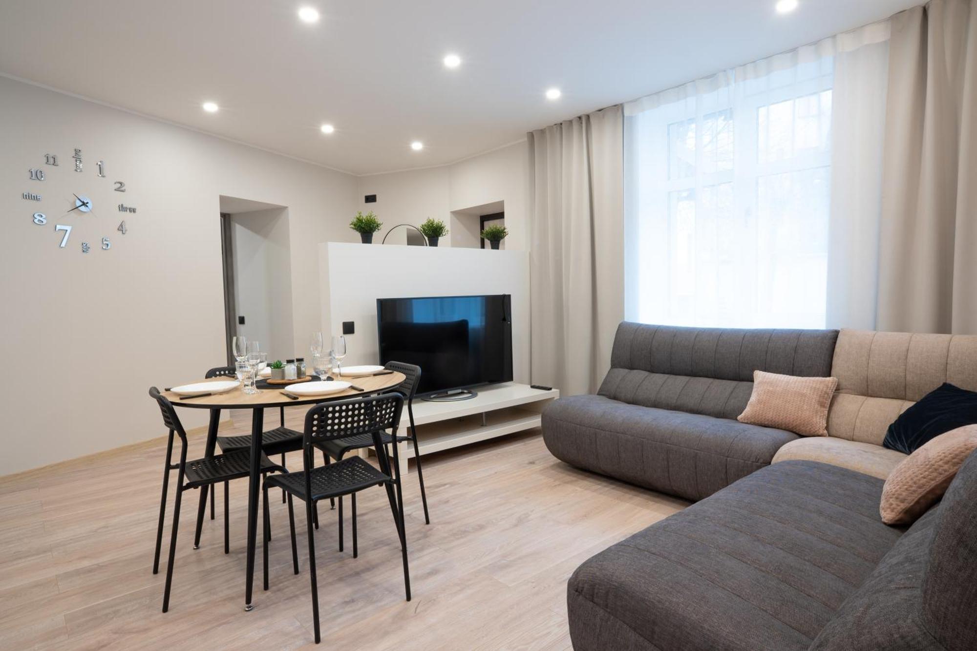 Friends And Family Vacation Apartments Рига Екстер'єр фото